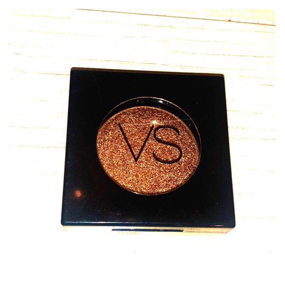 Victoria's Secret Other - VICTORIAS SECRET EYE SHADOW IN PROVOCATEUR